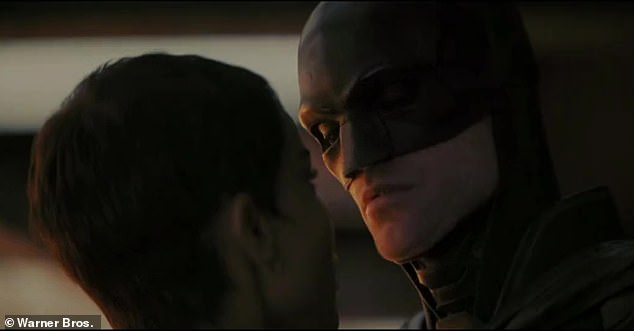 Tensión: Cerca del final del clip, Catwoman pregunta 