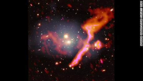 Nuevo estudio del cielo revela cientos de miles de galaxias