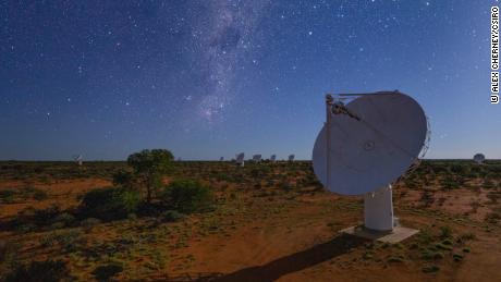 El radiotelescopio ASKAP se encuentra en Australia Occidental.