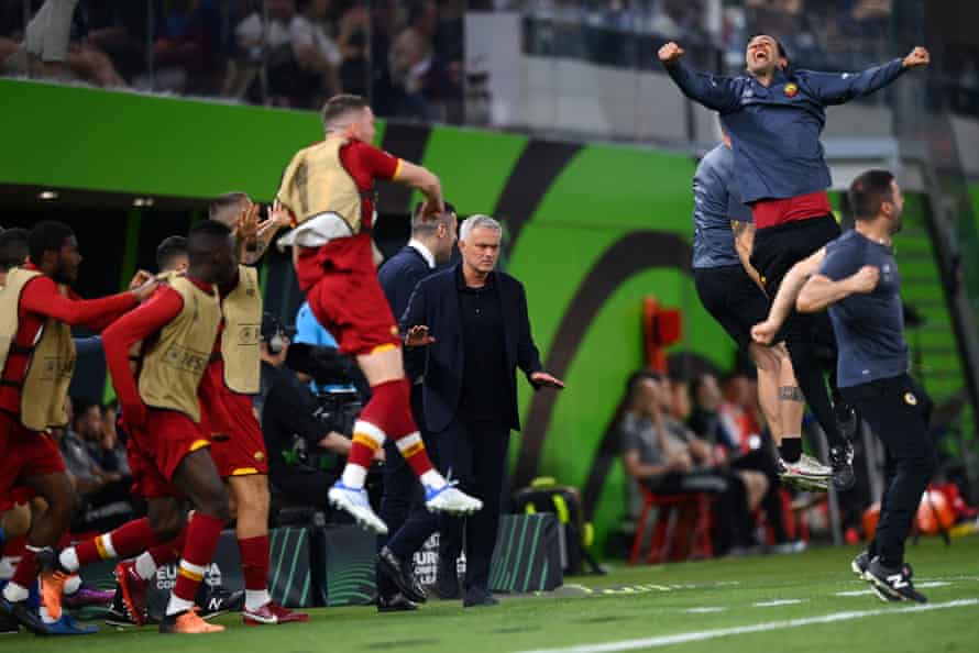La reacción de José Mourinho se produjo después de que Nicolo Zaniolo (no en la foto) de la Roma anotara el primer gol de su equipo.
