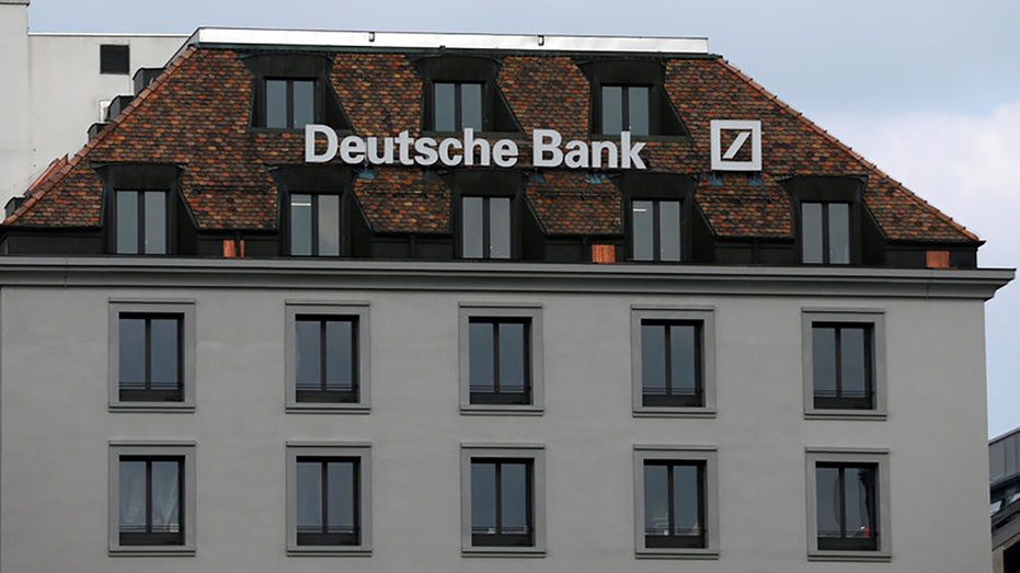 Logotipo en el edificio del Deutsche Bank